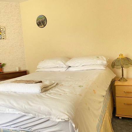132 Lägenhet Bushbury Exteriör bild